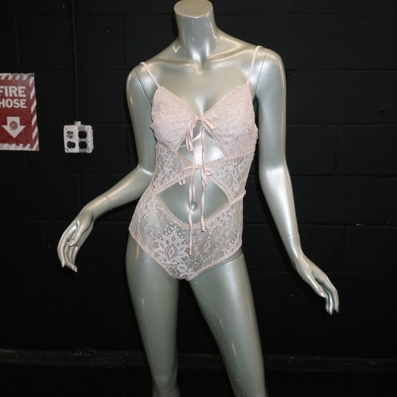 NWT SKYLAR ROSE Nude Lace bodysuit M - Picture 1 of 6